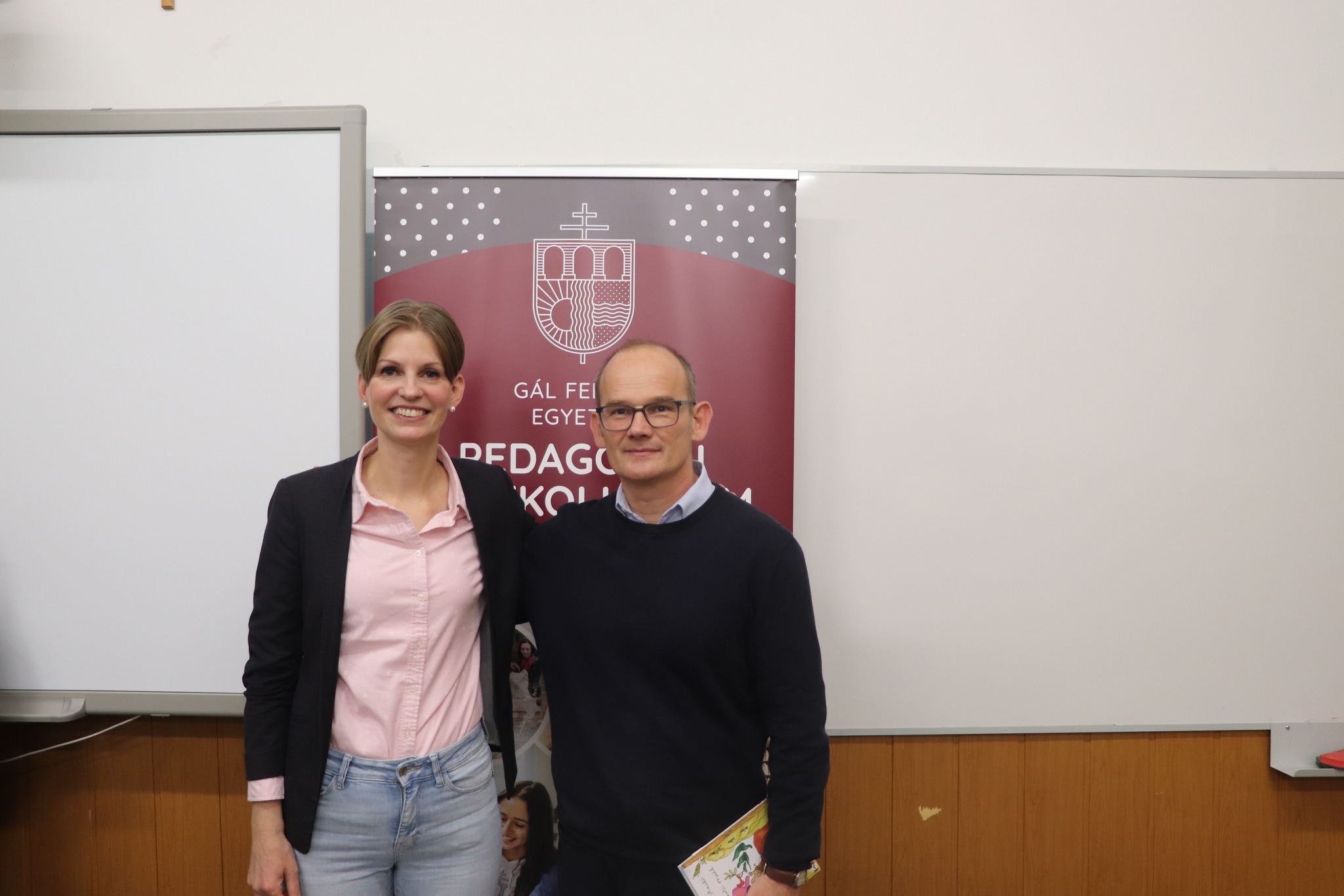 ÁRVAI ANIKÓ „KIS KERTI MESÉK” CÍMŰ KÖNYVÉNEK BEMUTATÓJA A GFE PEDAGÓGIAI KARON